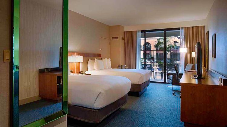 DoubleTree by Hilton Newark-Fremont Room