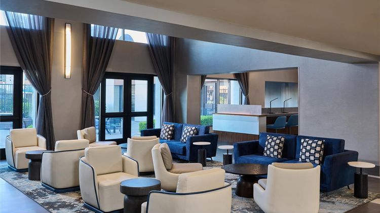 DoubleTree by Hilton Newark-Fremont Lobby
