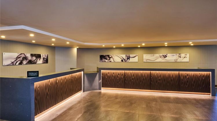 DoubleTree by Hilton Newark-Fremont Lobby