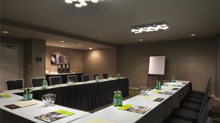 DoubleTree by Hilton Newark-Fremont Meeting