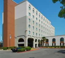 DoubleTree by Hilton Newark-Fremont Exterior