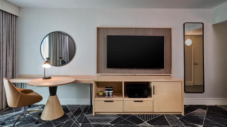 DoubleTree by Hilton Newark-Fremont Room