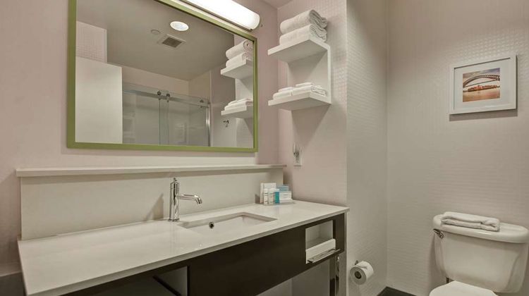 Hampton Inn & Suites Newark Riverwalk Room
