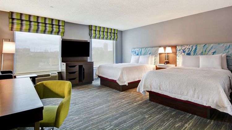 Hampton Inn & Suites Newark Riverwalk Room