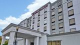 Hampton Inn & Suites Newark Riverwalk Exterior