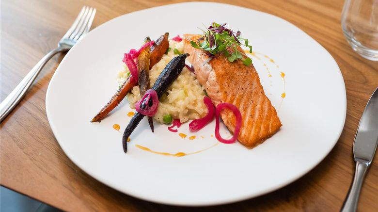 <b>Conrad New York Downtown Restaurant</b>. Images powered by <a href="https://iceportal.shijigroup.com/" title="IcePortal" target="_blank">IcePortal</a>.