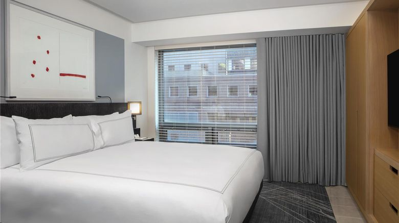<b>Conrad New York Downtown Room</b>. Images powered by <a href="https://iceportal.shijigroup.com/" title="IcePortal" target="_blank">IcePortal</a>.
