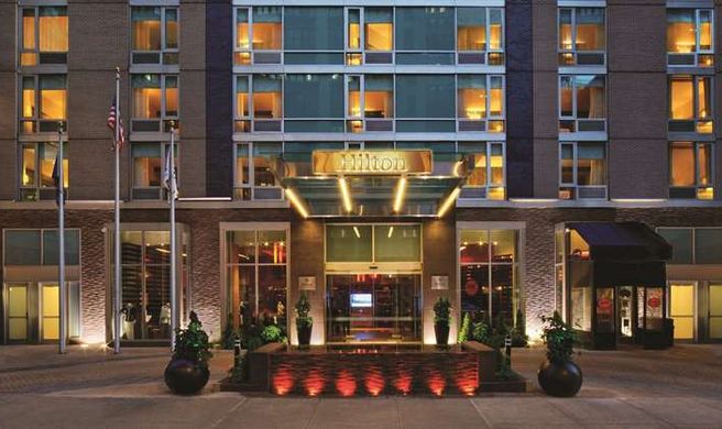 Hilton New York Fashion District Hotel Exterior