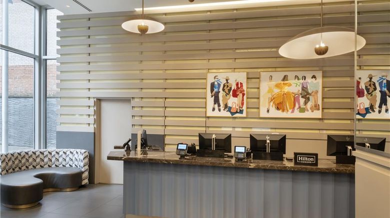 <b>Hilton New York Fashion District Hotel Lobby</b>. Images powered by <a href="https://iceportal.shijigroup.com/" title="IcePortal" target="_blank">IcePortal</a>.