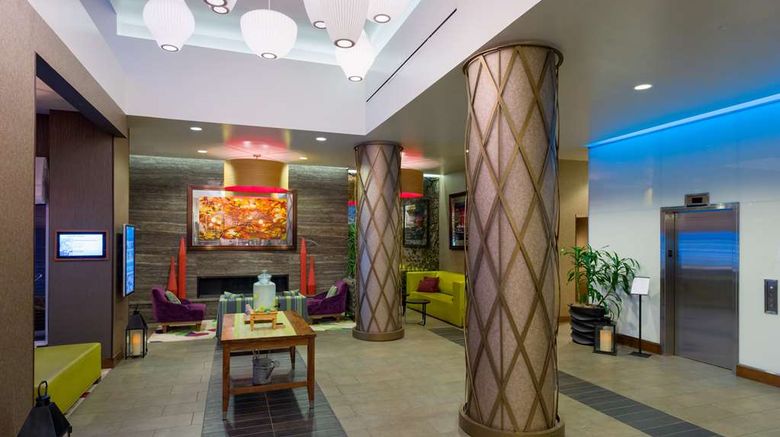 <b>Hilton Garden Inn NY - Midtown East Lobby</b>. Images powered by <a href="https://iceportal.shijigroup.com/" title="IcePortal" target="_blank">IcePortal</a>.