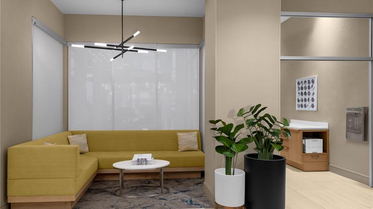 Hilton Garden Inn NY - Midtown East Lobby