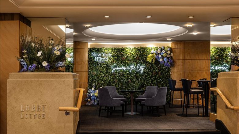 <b>New York Hilton Midtown Lobby</b>. Images powered by <a href="https://iceportal.shijigroup.com/" title="IcePortal" target="_blank">IcePortal</a>.