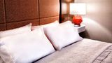 <b>Hampton Inn & Suites Staten Island Room</b>. Images powered by <a href="https://iceportal.shijigroup.com/" title="IcePortal" target="_blank">IcePortal</a>.