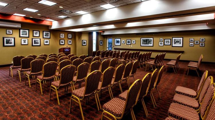 Hampton Inn & Suites Staten Island Meeting