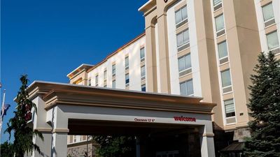 Hampton Inn & Suites Staten Island