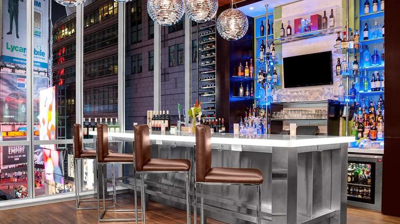 <b>Hilton Garden Inn Times Square Central Lobby</b>. Images powered by <a href="https://iceportal.shijigroup.com/" title="IcePortal" target="_blank">IcePortal</a>.