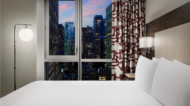 <b>Hilton Garden Inn Times Square Central Room</b>. Images powered by <a href="https://iceportal.shijigroup.com/" title="IcePortal" target="_blank">IcePortal</a>.