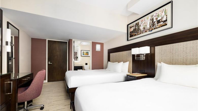 <b>Hilton Garden Inn Times Square Central Room</b>. Images powered by <a href="https://iceportal.shijigroup.com/" title="IcePortal" target="_blank">IcePortal</a>.