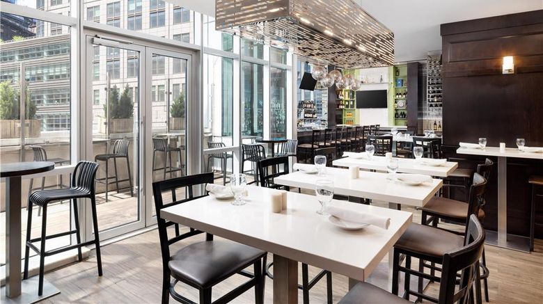 <b>Hilton Garden Inn Times Square Central Restaurant</b>. Images powered by <a href="https://iceportal.shijigroup.com/" title="IcePortal" target="_blank">IcePortal</a>.