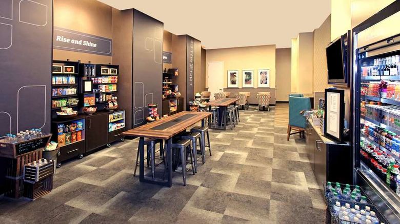 <b>Hilton Garden Inn New York/West 35th St Restaurant</b>. Images powered by <a href="https://iceportal.shijigroup.com/" title="IcePortal" target="_blank">IcePortal</a>.