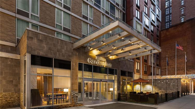 Hilton Garden Inn New York/West 35th St Exterior