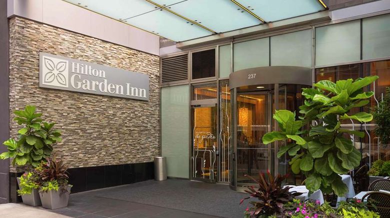 Hilton Garden Inn/Central Park South Exterior. Images powered by <a href="https://iceportal.shijigroup.com" target="_blank" rel="noopener">Ice Portal</a>.