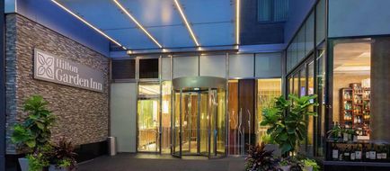 Hilton Garden Inn/Central Park South Exterior