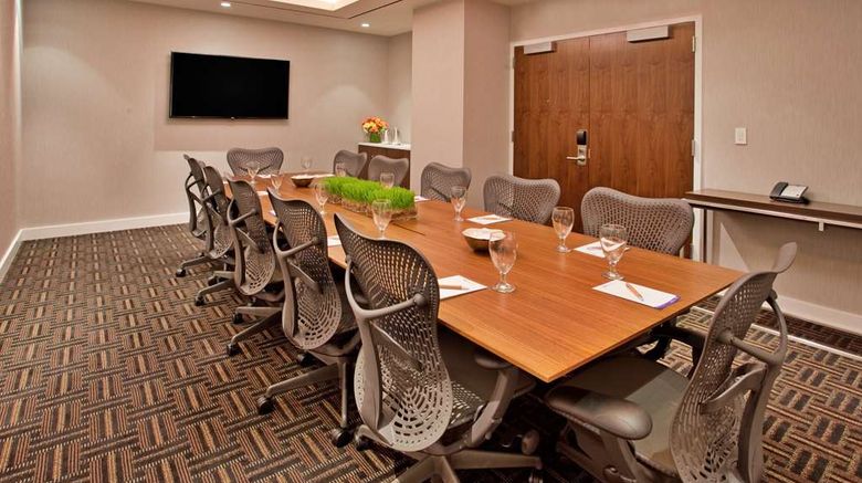 <b>Hilton Garden Inn/Central Park South Meeting</b>. Images powered by <a href="https://iceportal.shijigroup.com/" title="IcePortal" target="_blank">IcePortal</a>.