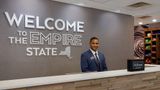 Hampton Inn and Suites Yonkers Lobby