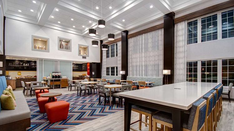 Hampton Inn and Suites Yonkers Restaurant