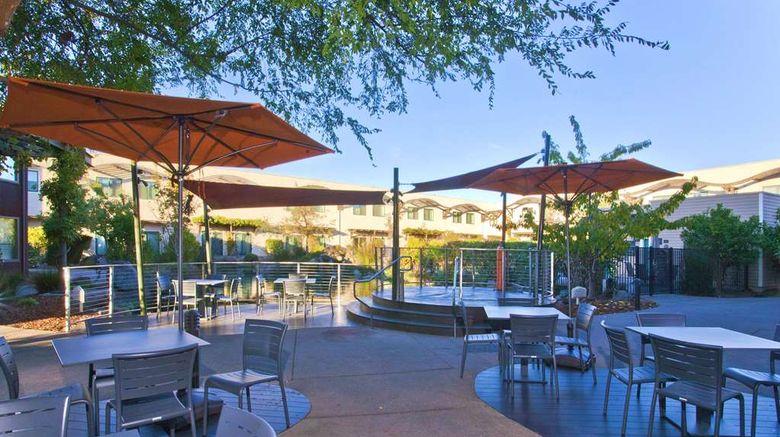 <b>Doubletree Napa Valley - American Canyon Restaurant</b>. Images powered by <a href="https://iceportal.shijigroup.com/" title="IcePortal" target="_blank">IcePortal</a>.