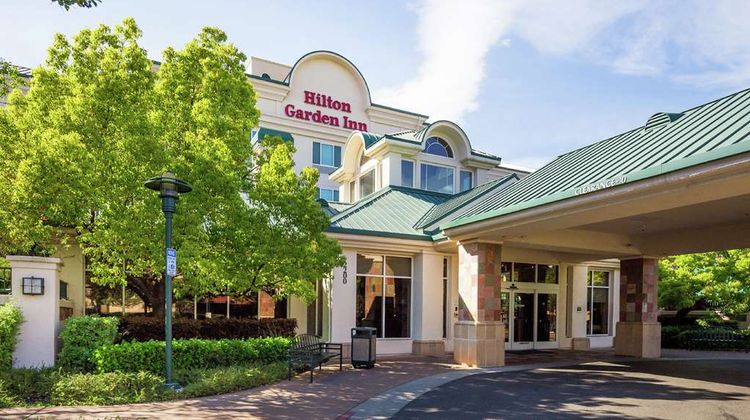Hilton Garden Inn Fairfield Exterior