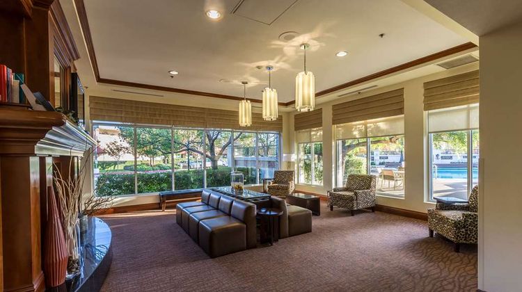 Hilton Garden Inn Fairfield Lobby