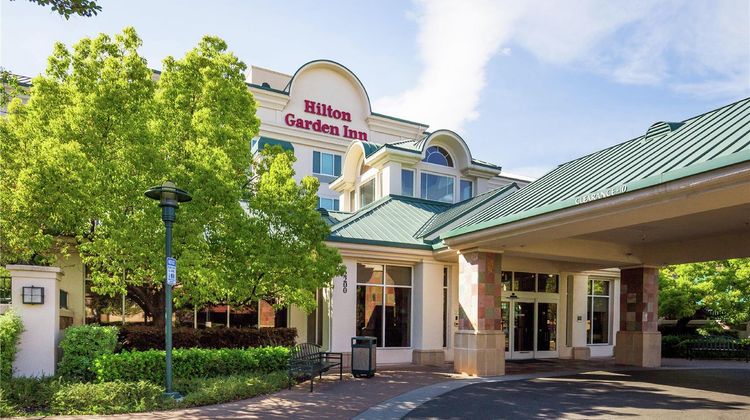 Hilton Garden Inn Fairfield Exterior