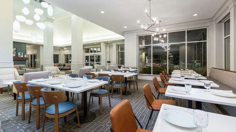 <b>Hilton Garden Inn Oakland/San Leandro Restaurant</b>. Images powered by <a href="https://iceportal.shijigroup.com/" title="IcePortal" target="_blank">IcePortal</a>.
