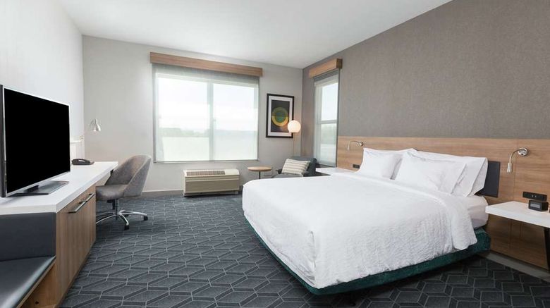 <b>Hilton Garden Inn Oakland/San Leandro Room</b>. Images powered by <a href="https://iceportal.shijigroup.com/" title="IcePortal" target="_blank">IcePortal</a>.