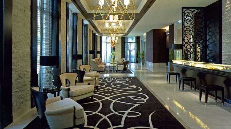 DoubleTree by Hilton Hotel Naha Lobby