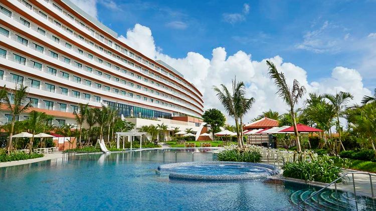 Hilton Okinawa Chatan Resort Pool