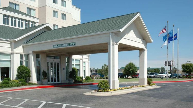 Hilton Garden Inn Airport Exterior