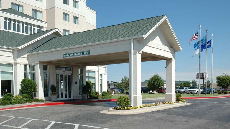 <b>Hilton Garden Inn Airport Exterior</b>. Images powered by <a href="https://iceportal.shijigroup.com/" title="IcePortal" target="_blank">IcePortal</a>.