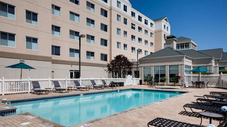 <b>Hilton Garden Inn Airport Pool</b>. Images powered by <a href="https://iceportal.shijigroup.com/" title="IcePortal" target="_blank">IcePortal</a>.