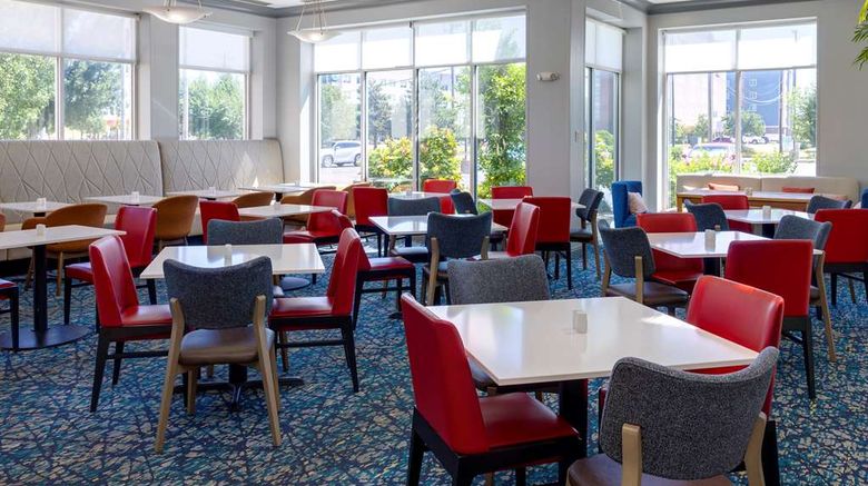 <b>Hilton Garden Inn Airport Restaurant</b>. Images powered by <a href="https://iceportal.shijigroup.com/" title="IcePortal" target="_blank">IcePortal</a>.