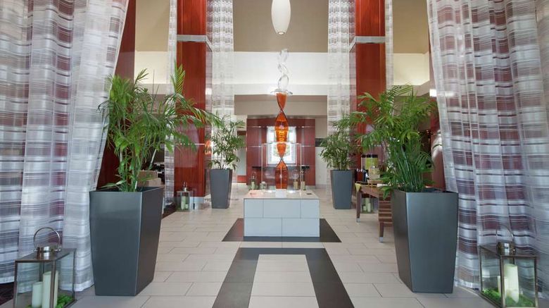 <b>Hilton Garden Inn Oklahoma City Midtown Lobby</b>. Images powered by <a href="https://iceportal.shijigroup.com/" title="IcePortal" target="_blank">IcePortal</a>.