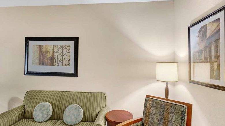 <b>Hilton Garden Inn North/Quail Springs Room</b>. Images powered by <a href="https://iceportal.shijigroup.com/" title="IcePortal" target="_blank">IcePortal</a>.