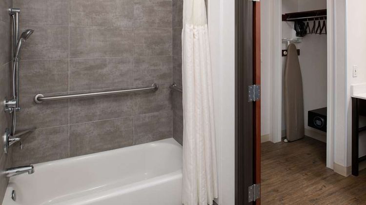 DoubleTree by Hilton Olympia Room