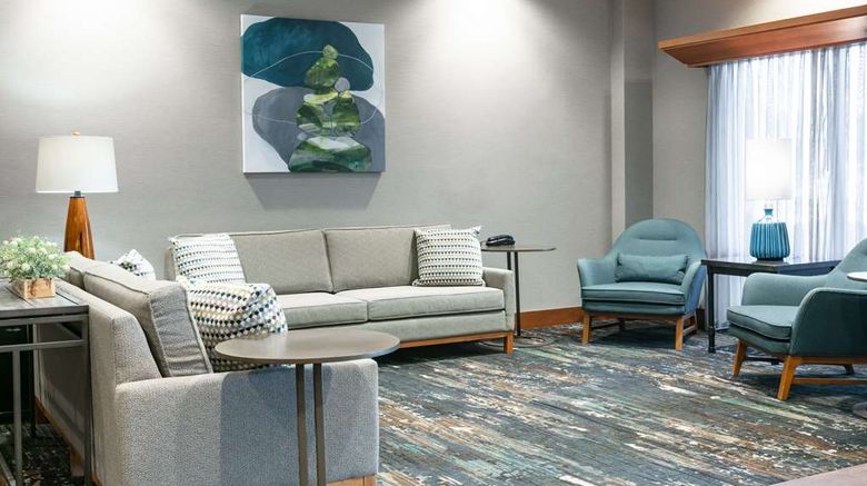 <b>Hampton Inn Council Bluffs Lobby</b>. Images powered by <a href="https://iceportal.shijigroup.com/" title="IcePortal" target="_blank">IcePortal</a>.
