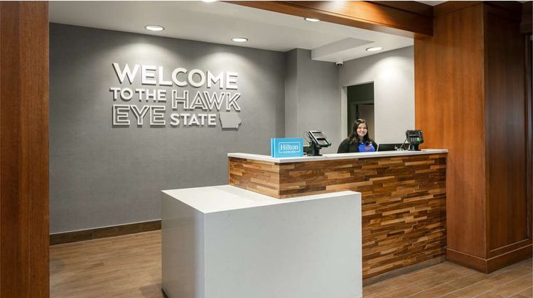 Hampton Inn Council Bluffs Lobby