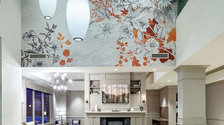 <b>Hilton Garden Inn Omaha Dwntwn/Old Mkt Lobby</b>. Images powered by <a href="https://iceportal.shijigroup.com/" title="IcePortal" target="_blank">IcePortal</a>.