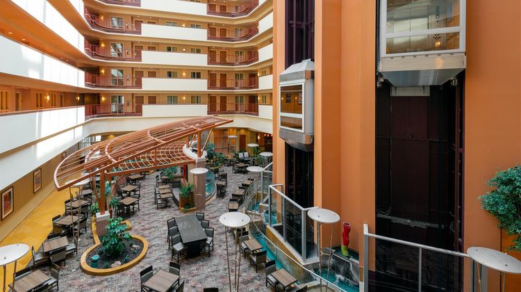 Embassy Suites Omaha Lobby