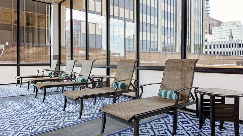 <b>DoubleTree by Hilton Hotel Downtown Pool</b>. Images powered by <a href="https://iceportal.shijigroup.com/" title="IcePortal" target="_blank">IcePortal</a>.
